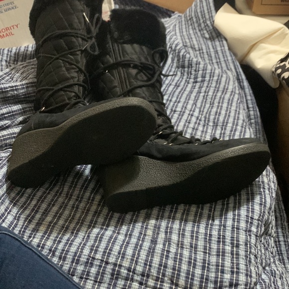 Apt. 9 Quilted/Fur Wedge Boots - Picture 4 of 6